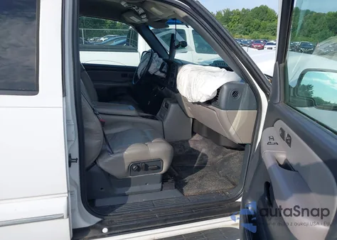 2002 Chevrolet Tahoe K1500 z USA, uszkodzony, nr VIN 1GNEK13Z92J163573